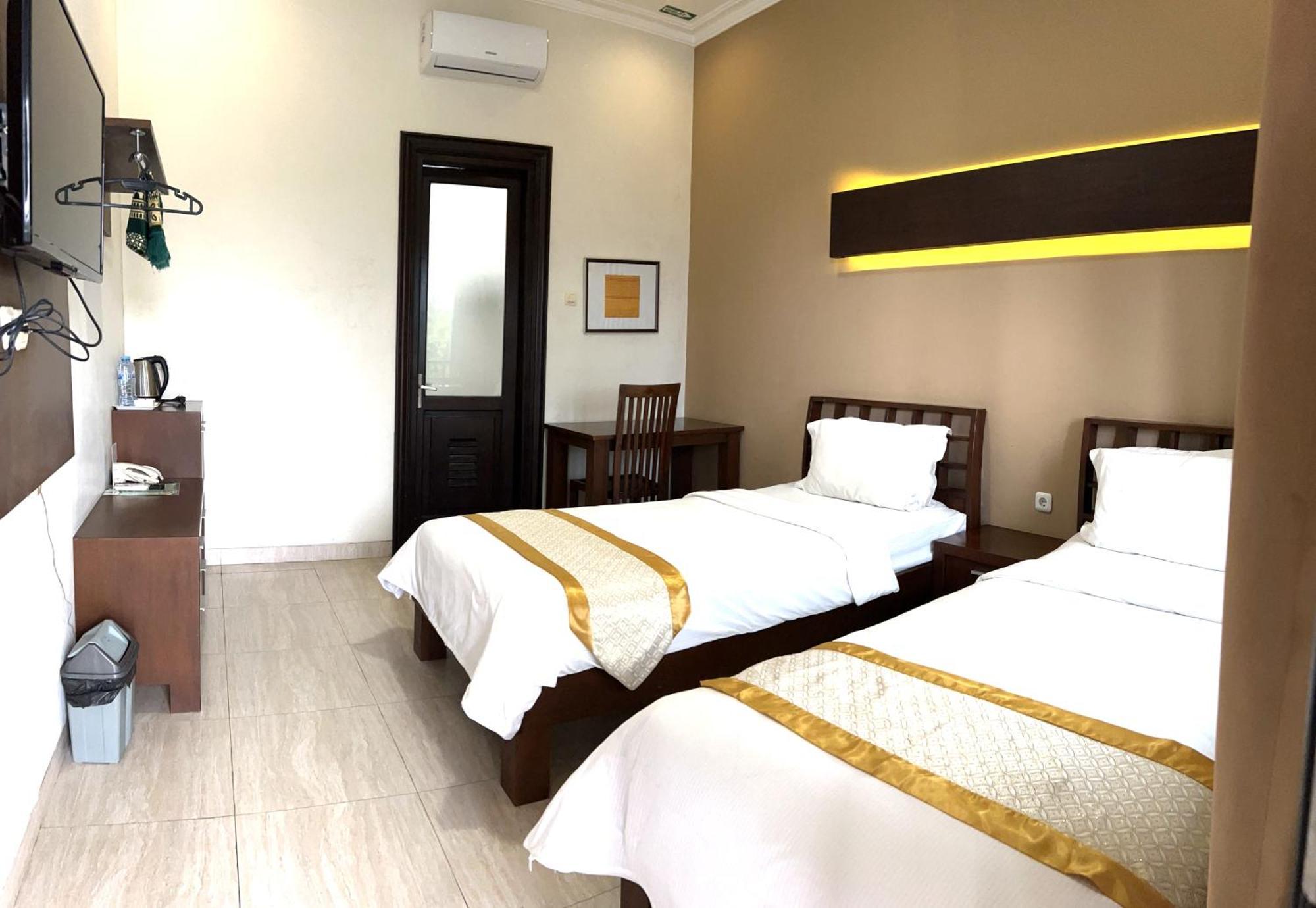 Avila Ketapan Rame Hotel Prigen Екстериор снимка