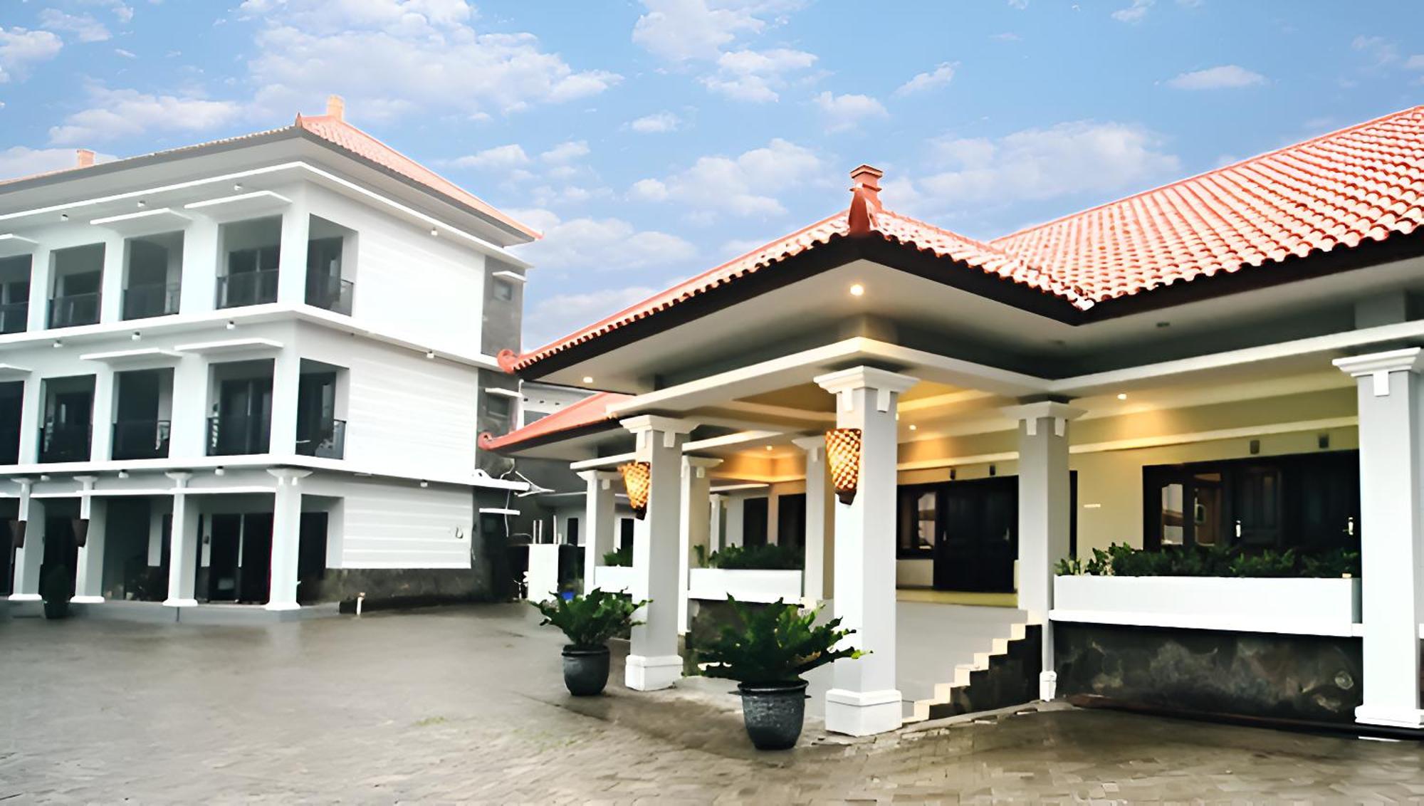 Avila Ketapan Rame Hotel Prigen Екстериор снимка